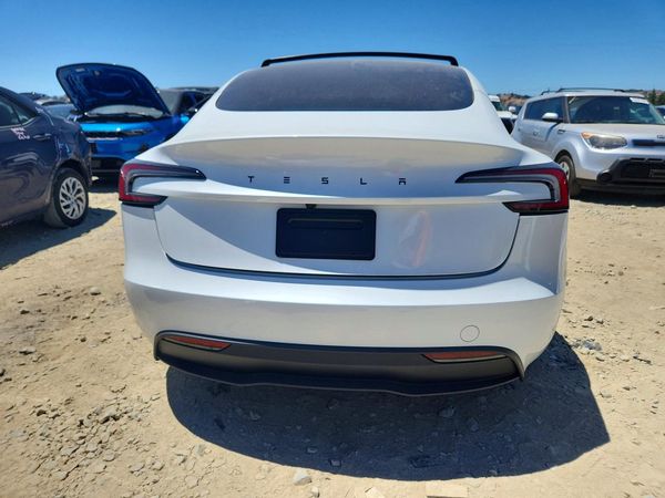 2026 TESLA MODEL 3