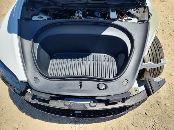 2026 TESLA MODEL 3