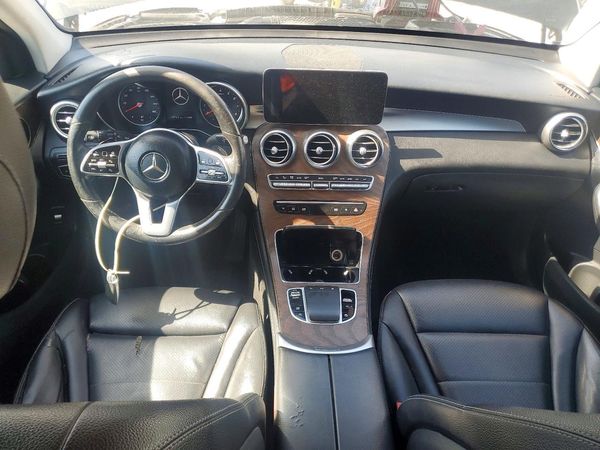 2020 MERCEDES-BENZ GLC GLC300