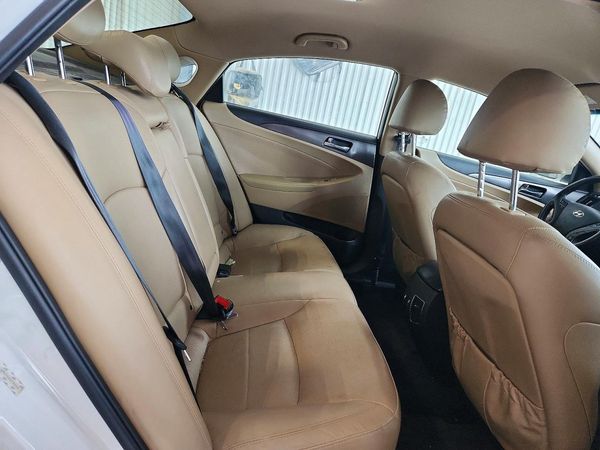 2013 HYUNDAI SONATA