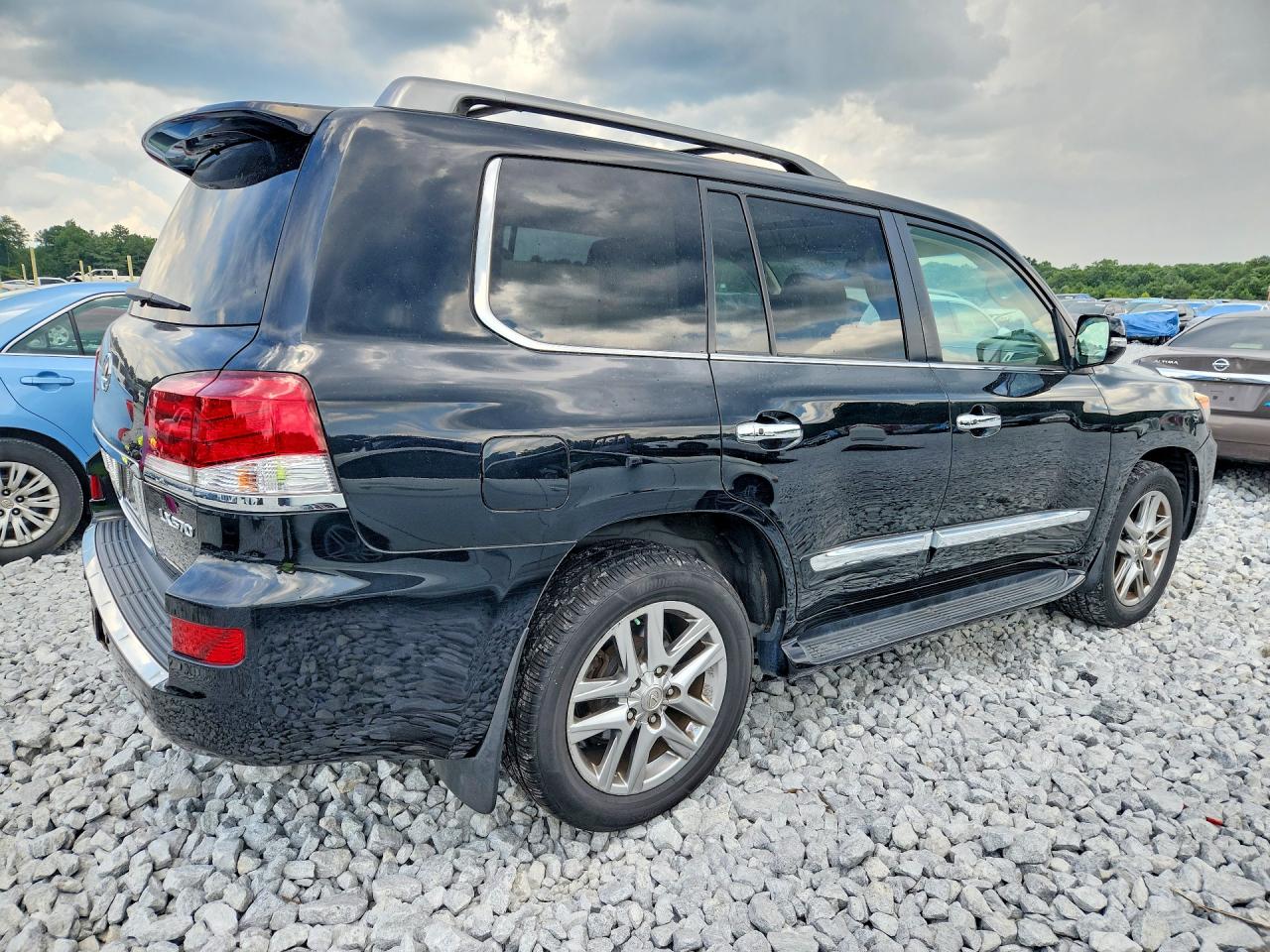 2013 LEXUS LX 570