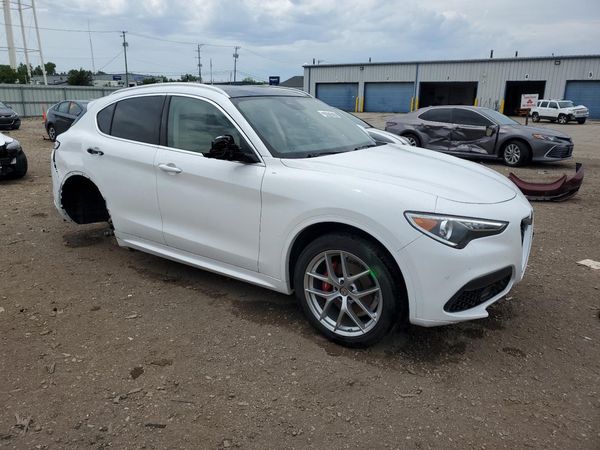 2021 ALFA ROMEO STELVIO
