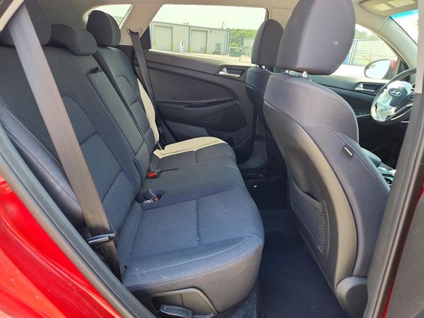 2021 HYUNDAI TUCSON SE