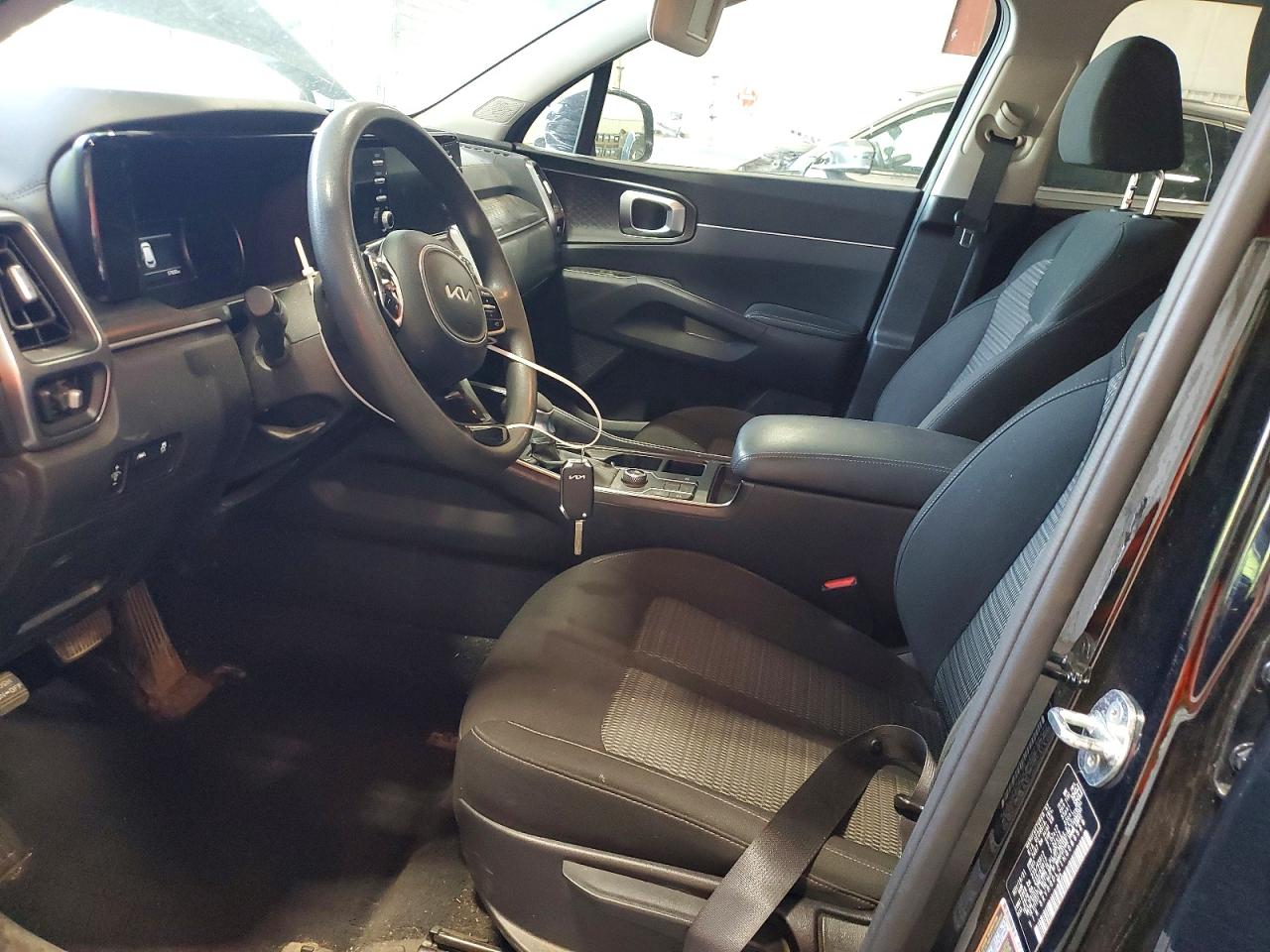 2022 KIA SORENTO LX