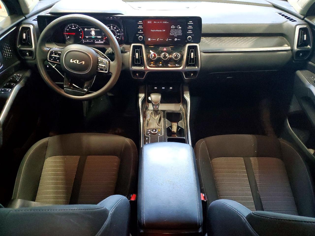 2022 KIA SORENTO LX