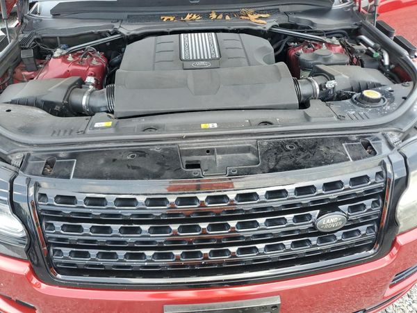 2016 LAND ROVER RANGEROVER Autobiography — Engine bay