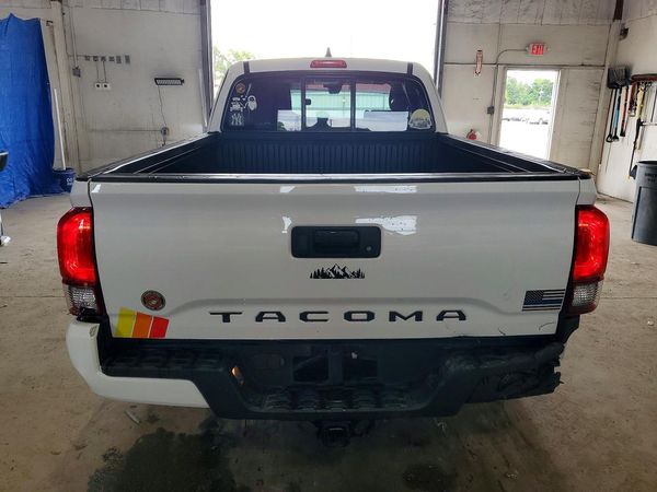 2022 TOYOTA TACOMA SR5