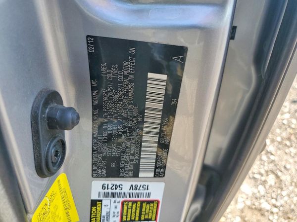 2012 TOYOTA SIENNA