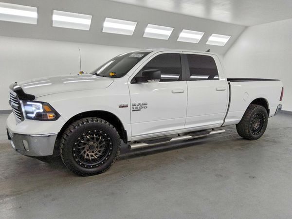 2019 RAM 1500 CLASSIC SLT