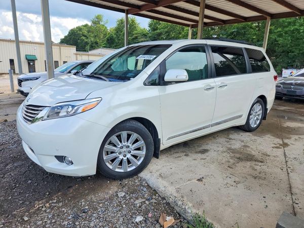 2017 TOYOTA SIENNA