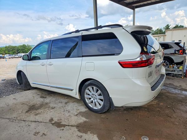 2017 TOYOTA SIENNA