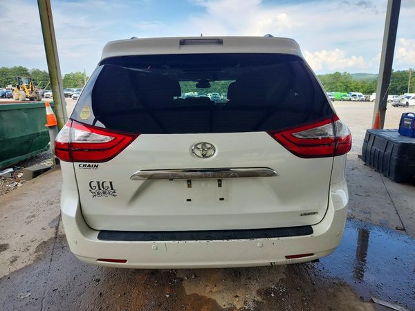 2017 TOYOTA SIENNA