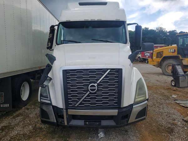 2023 VOLVO VNL