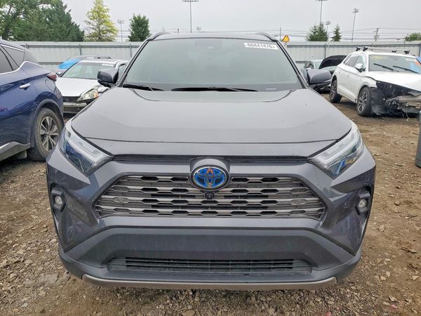 2024 TOYOTA RAV4 Limited