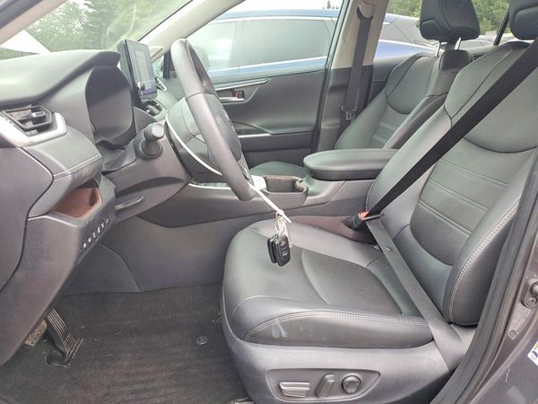 2024 TOYOTA RAV4 Limited