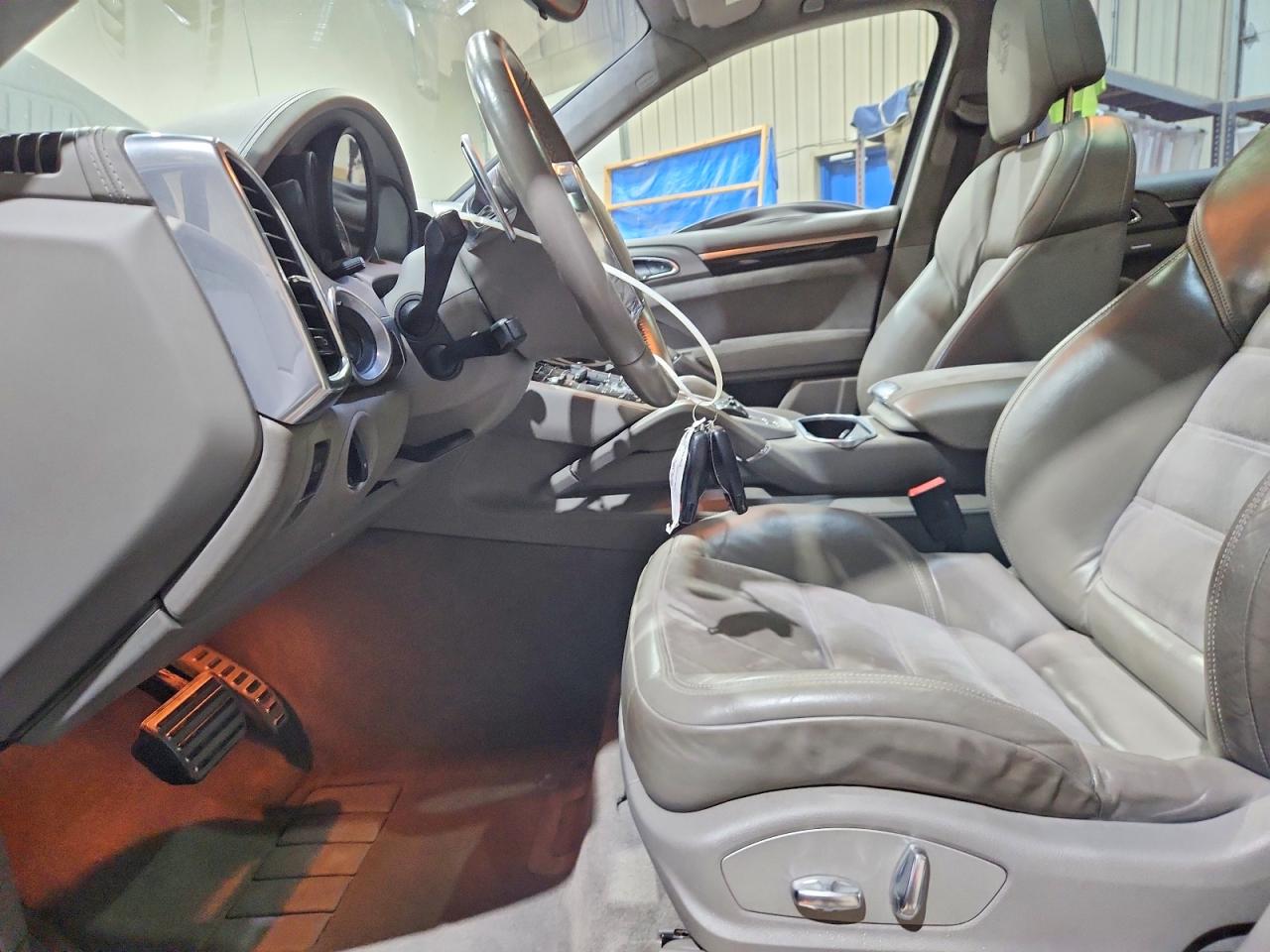 2013 PORSCHE CAYENNE GTS