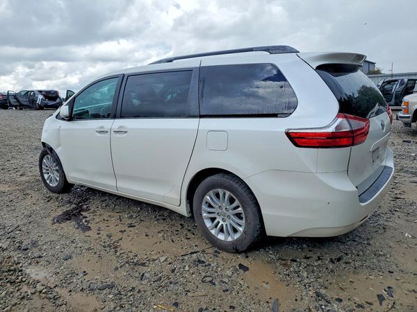 2016 TOYOTA SIENNA