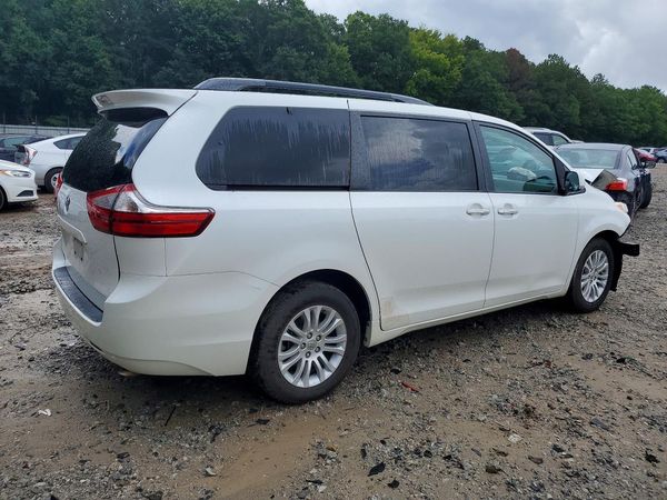 2016 TOYOTA SIENNA