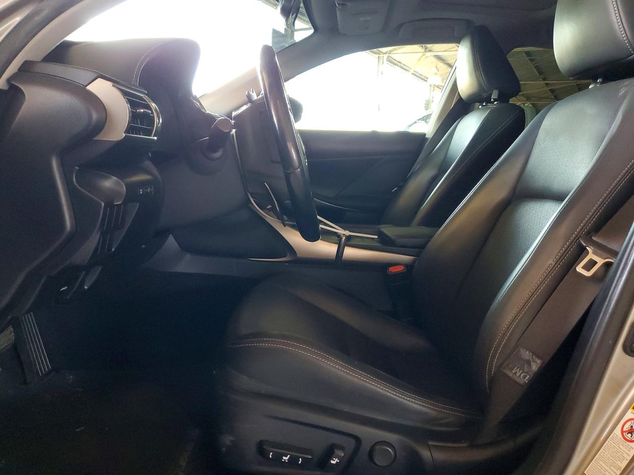 2016 LEXUS IS 200t
