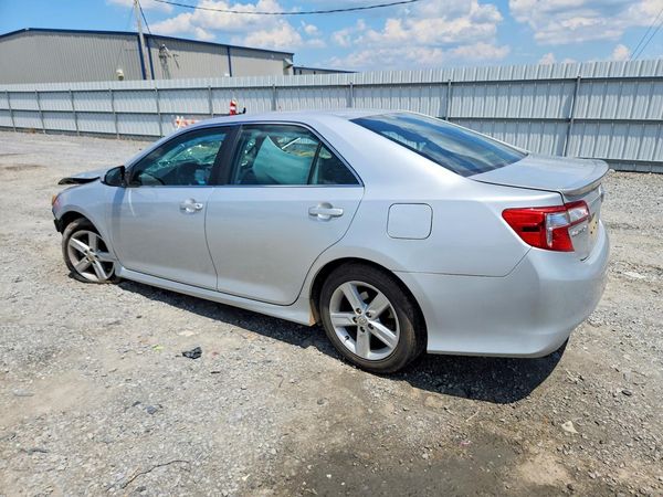 2014 TOYOTA CAMRY