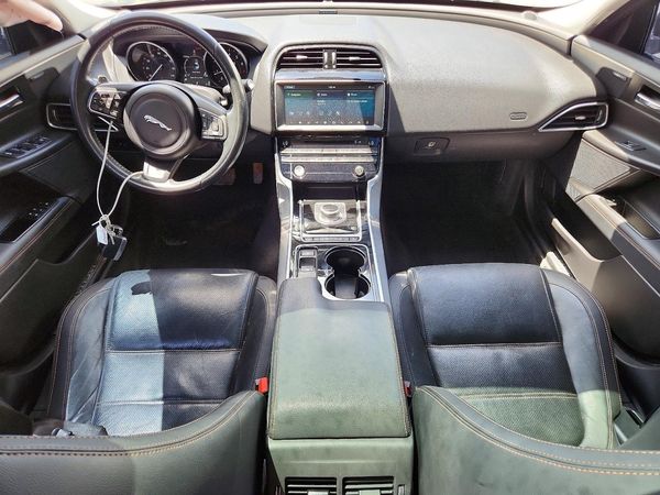 2017 JAGUAR XE Prestige