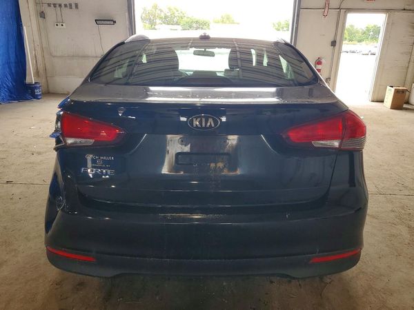 2017 KIA FORTE LX Base