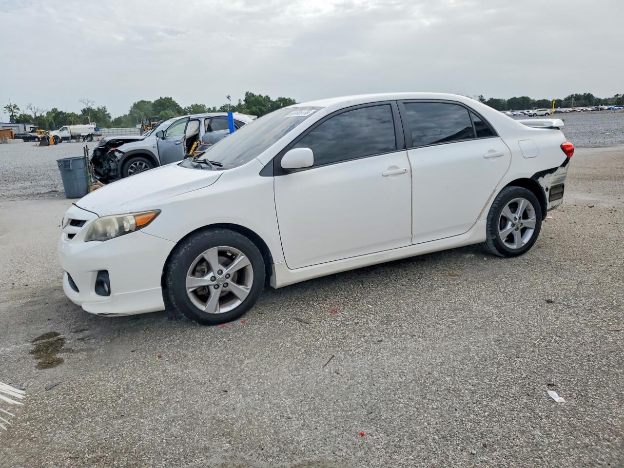 2013 TOYOTA COROLLA