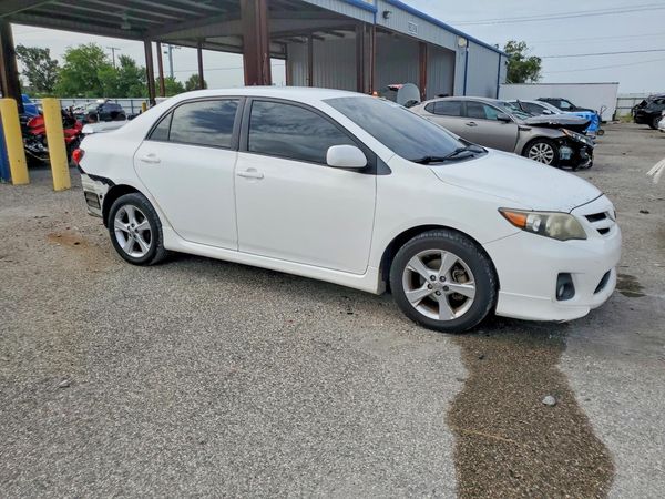 2013 TOYOTA COROLLA