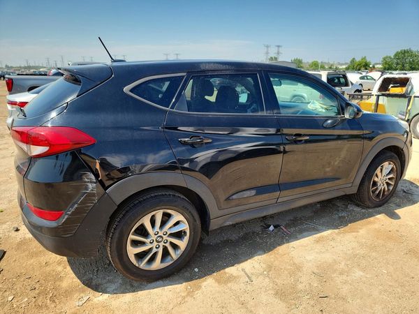 2017 HYUNDAI TUCSON SE (no options)