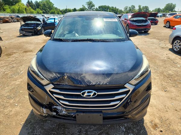 2017 HYUNDAI TUCSON SE (no options)