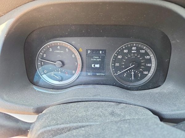 2017 HYUNDAI TUCSON SE (no options)