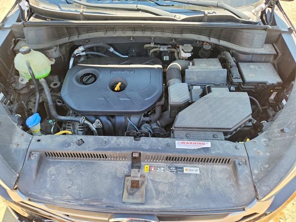2017 HYUNDAI TUCSON SE (no options)