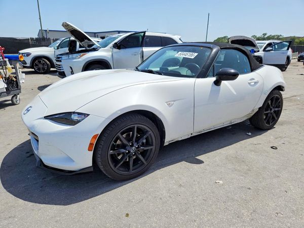 2019 MAZDA MX-5 MIATA Club (Soft Top)