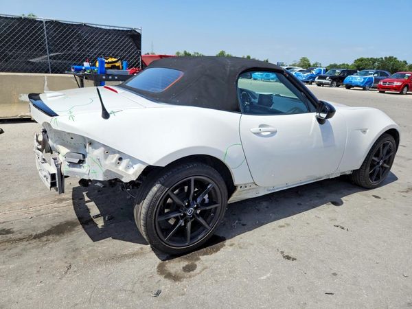 2019 MAZDA MX-5 MIATA Club (Soft Top)