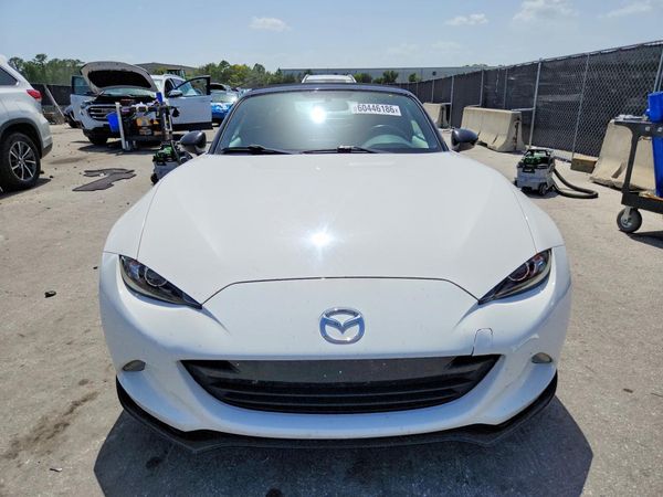 2019 MAZDA MX-5 MIATA Club (Soft Top)