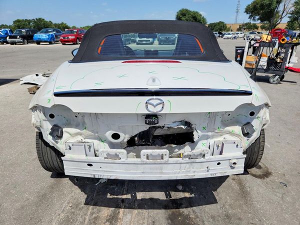 2019 MAZDA MX-5 MIATA Club (Soft Top)