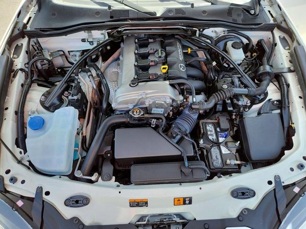 2019 MAZDA MX-5 MIATA Club (Soft Top)
