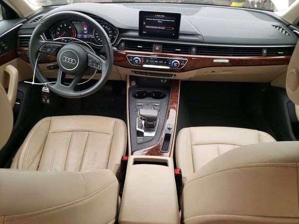 2019 AUDI A4 quattro Premium