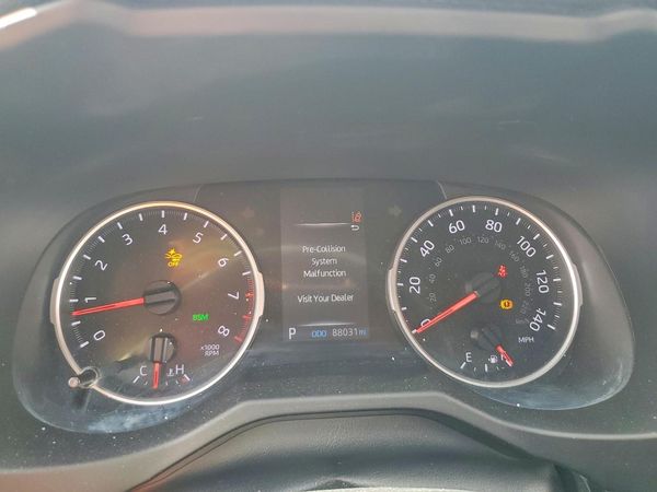 2021 TOYOTA RAV4 XLE