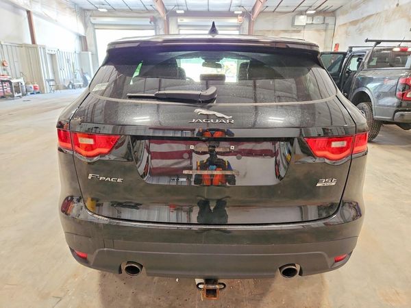2017 JAGUAR F-PACE Base