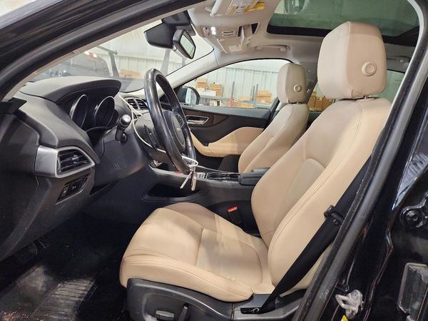 2017 JAGUAR F-PACE Base