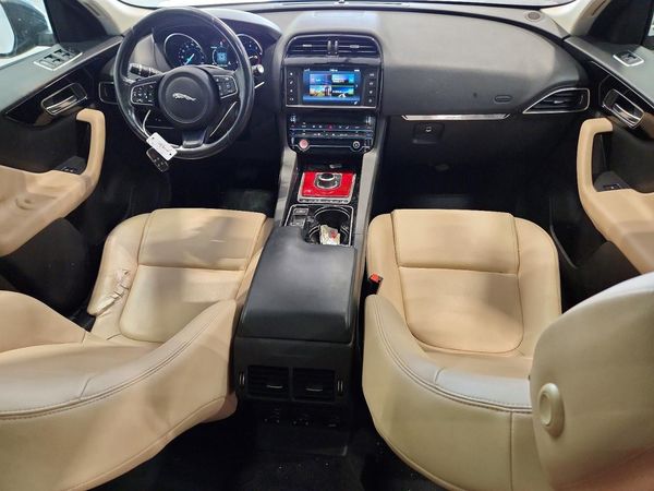 2017 JAGUAR F-PACE Base