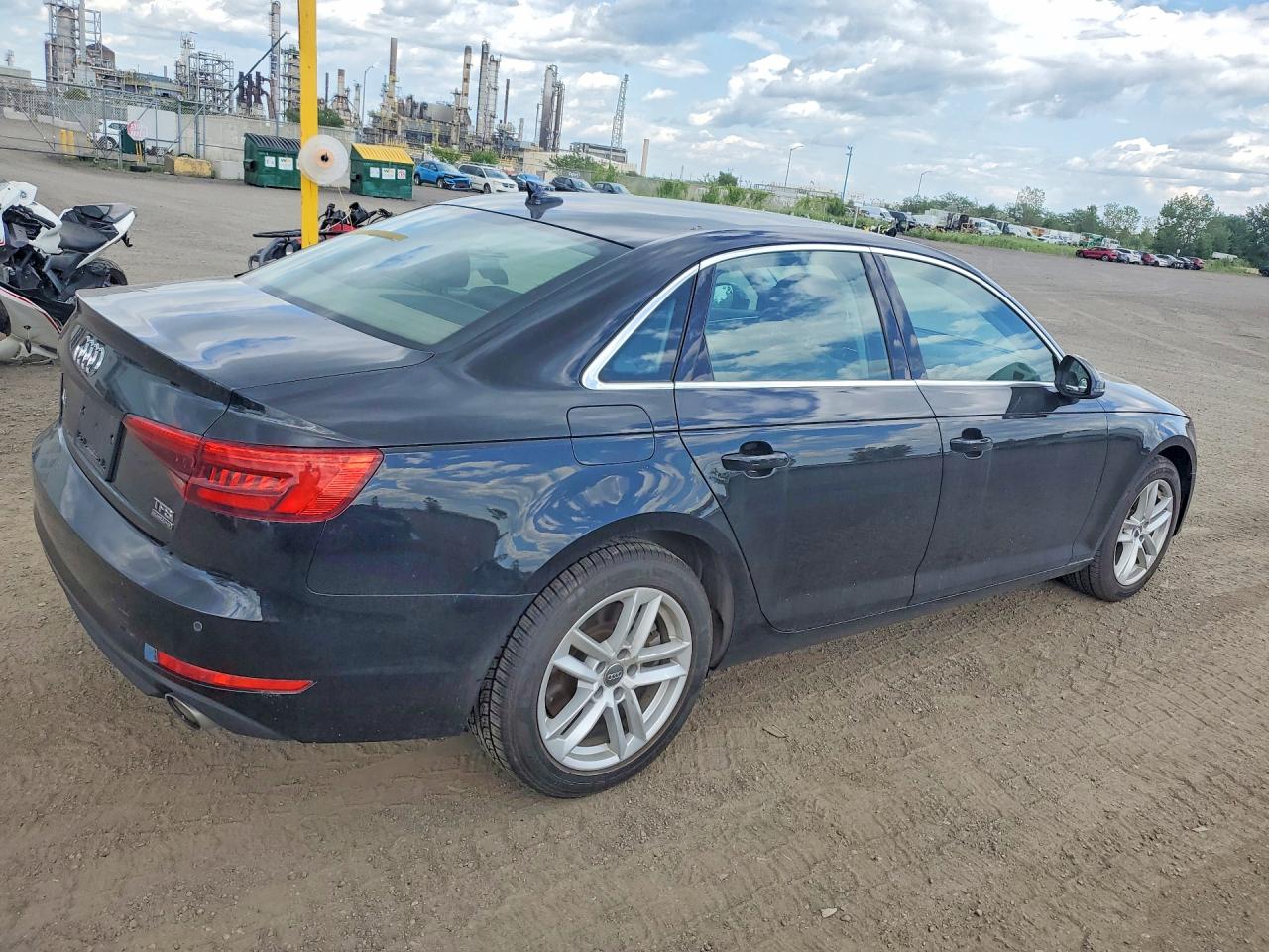 2017 AUDI A4 quattro Premium