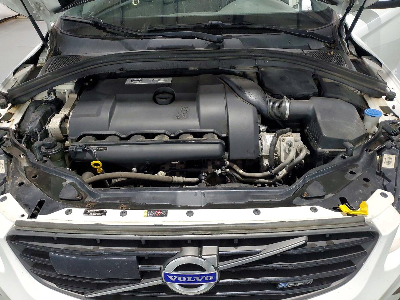 2015 VOLVO XC60