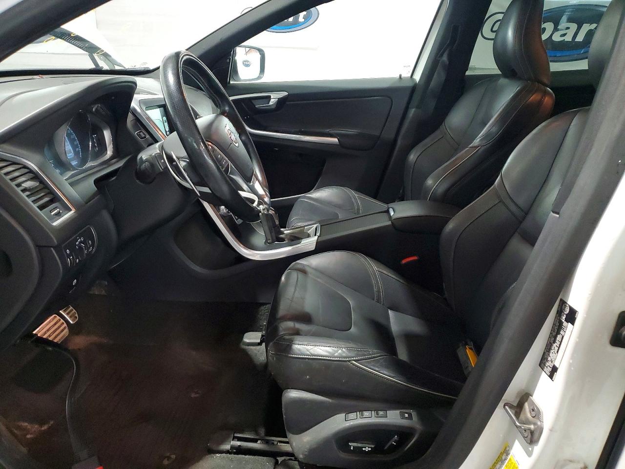 2015 VOLVO XC60