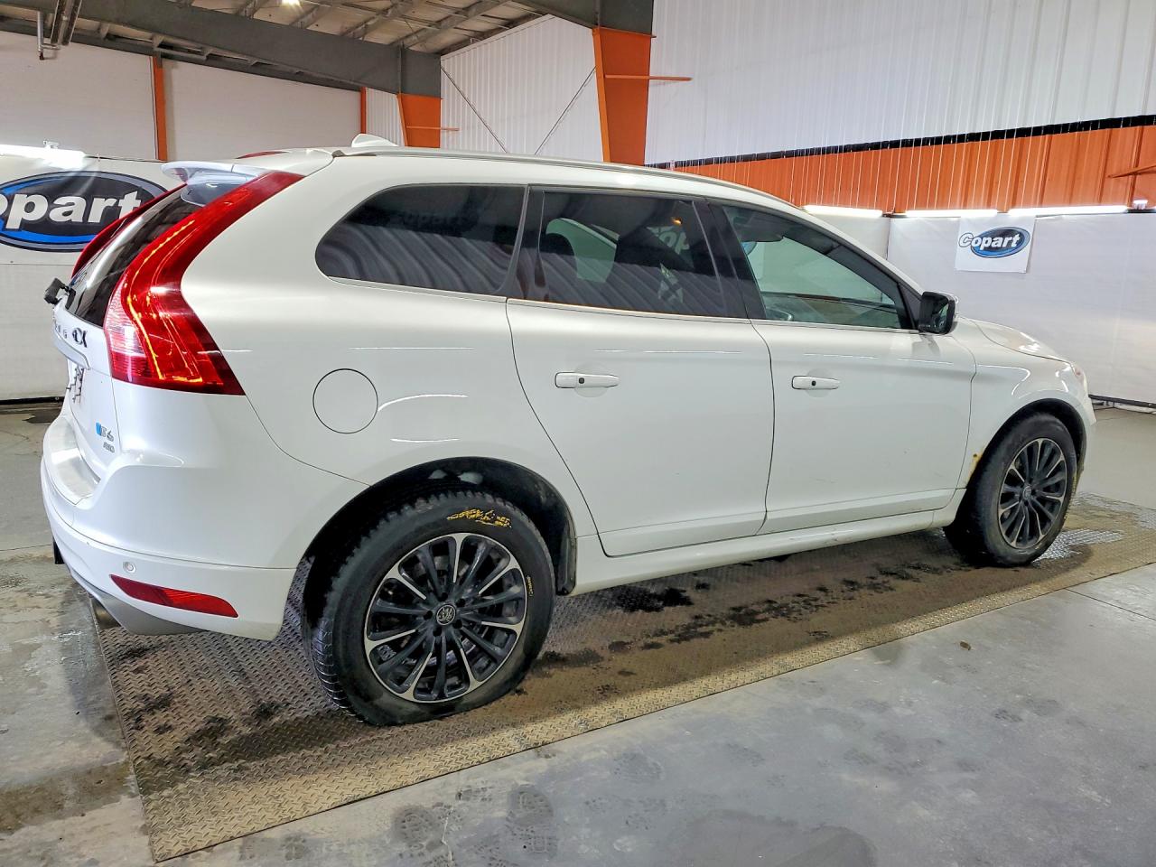 2015 VOLVO XC60