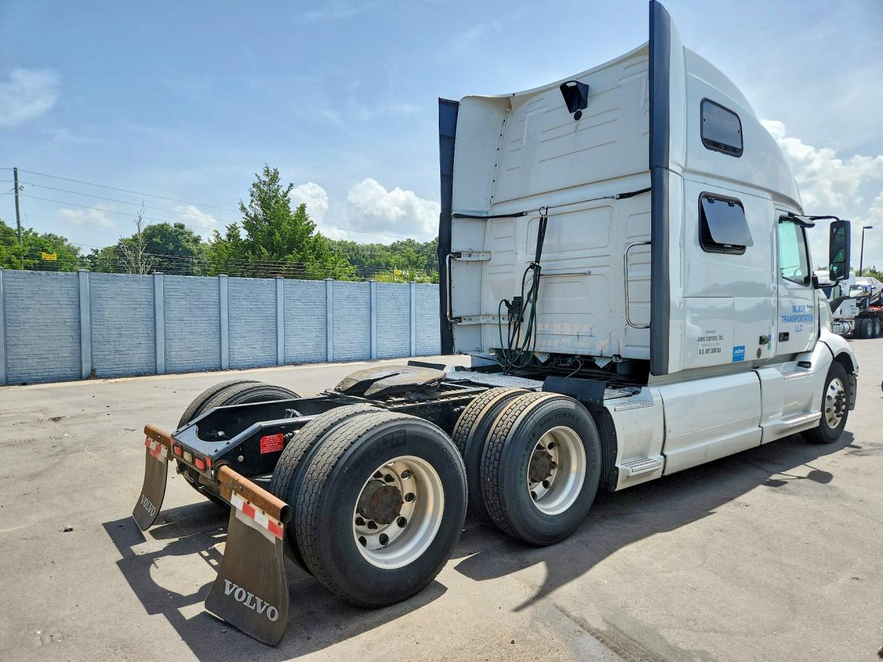 2019 VOLVO VN