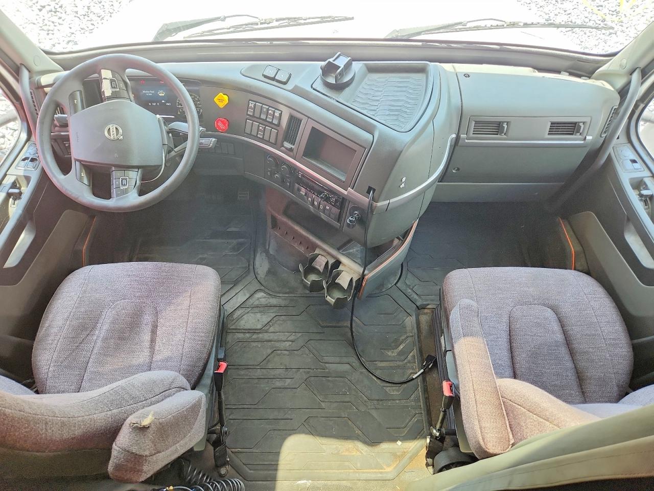 2019 VOLVO VN