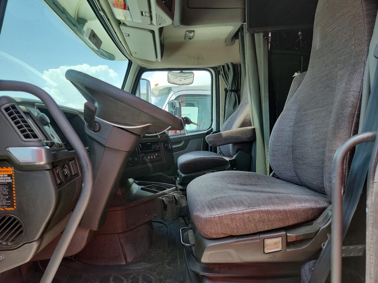 2019 VOLVO VN