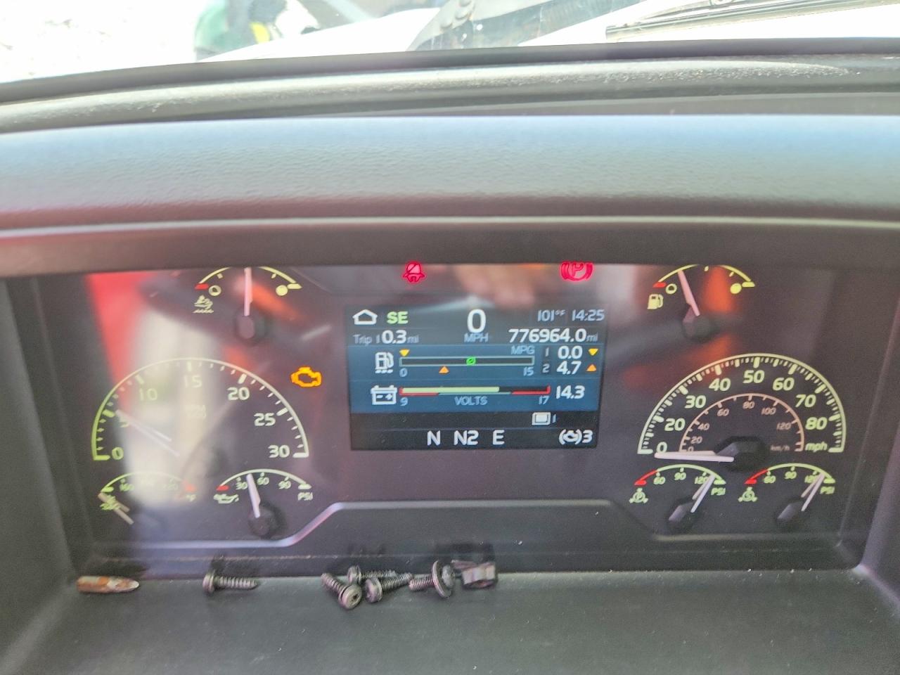 2019 VOLVO VN